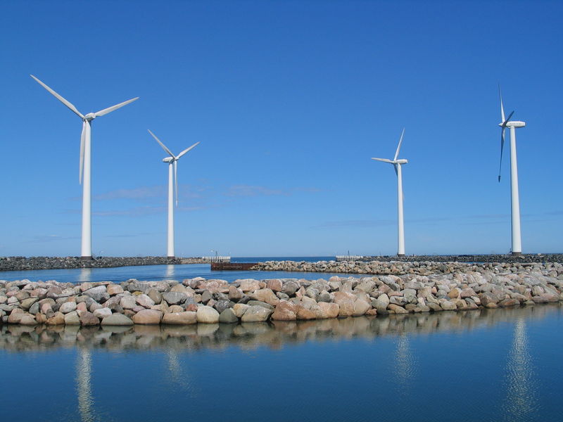 Datei:Windkraftanlagen Dänemark gross.JPG